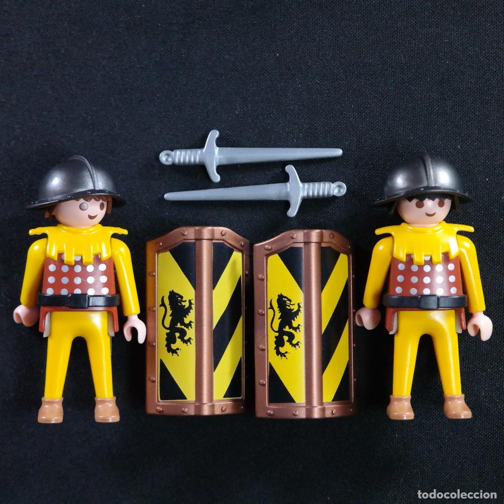 Playmobil: Playmobil dos caballero medievales con escudos ☼