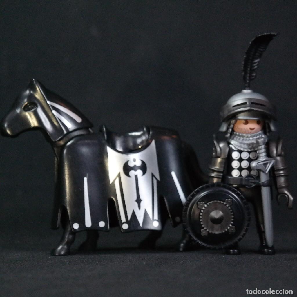 Playmobil: Playmobil caballero negro con caballo ☼