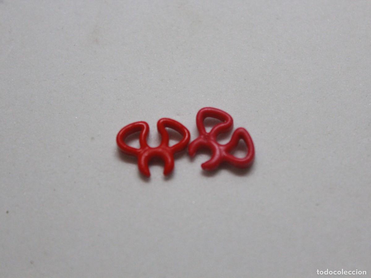 Playmobil: Accesorio playmobil 2 portaespadas rojos para cintur&oacute;n figura