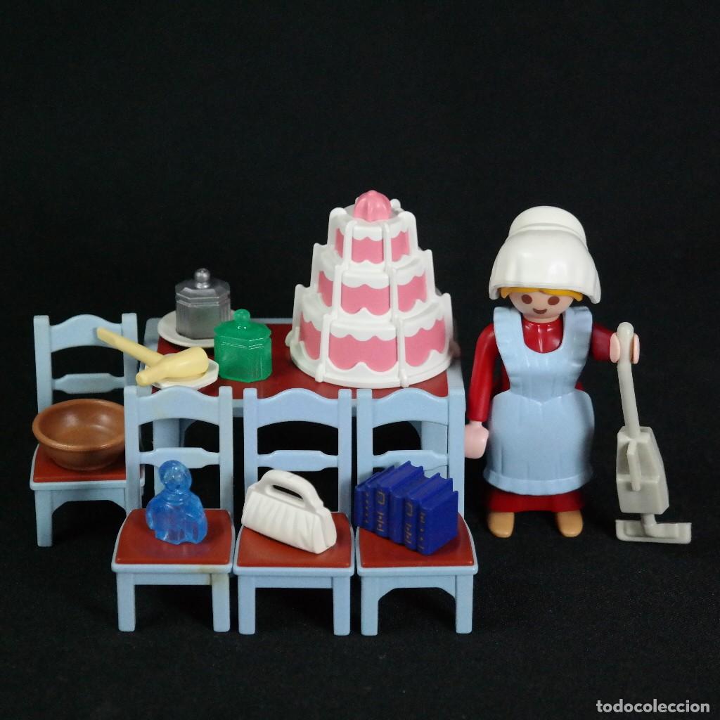 Playmobil: Playmobil mujer con mesa y torta k ☼