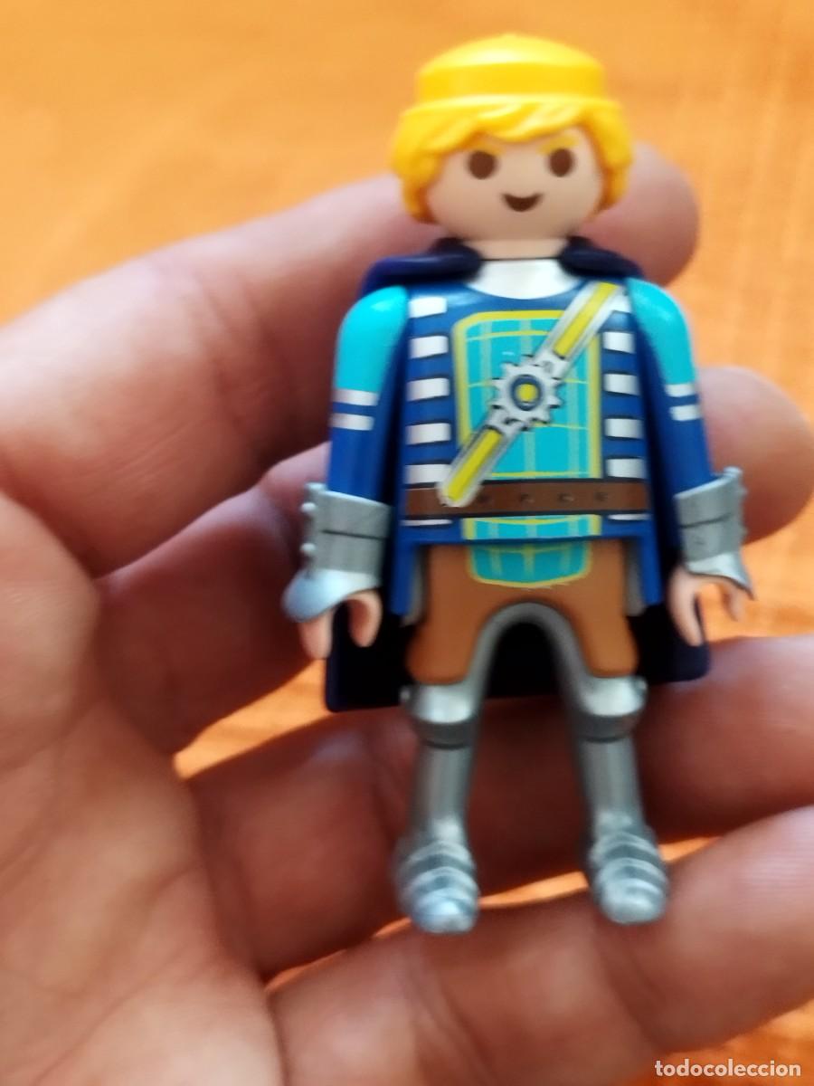 Playmobil: Figura Playmobil. Arwynn con Invincibus. Novelmore. Capa y porta flechas.