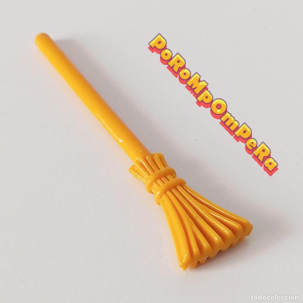 Playmobil: PLAYMOBIL escoba mostaza granja medieval mu&ntilde;eco de nieve circo limpieza T5