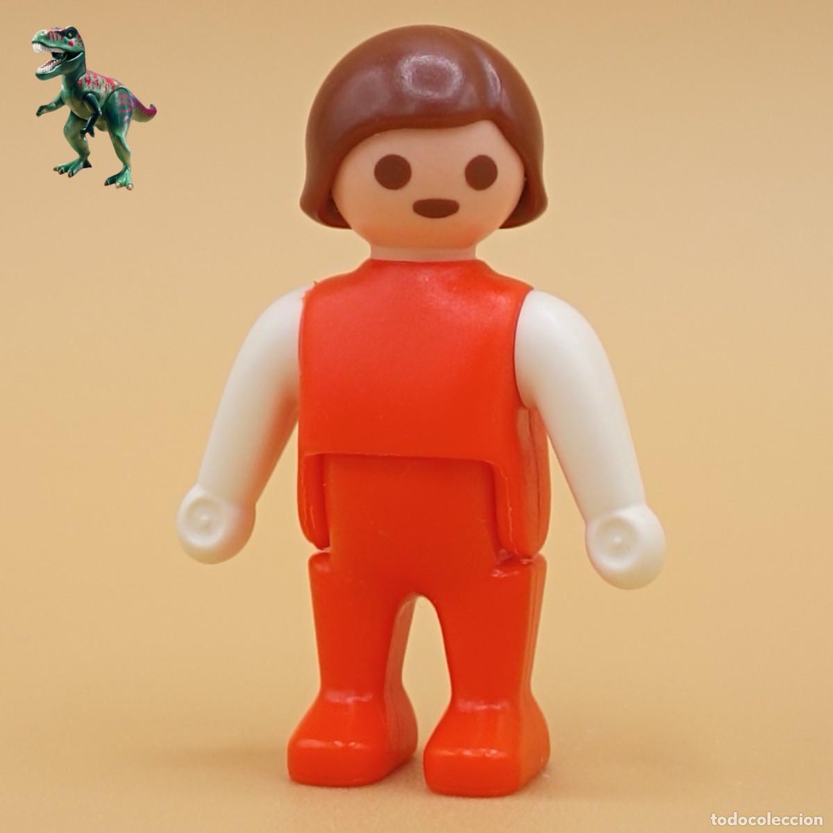 Playmobil: Playmobil figura bebe con pijama naranja ni&ntilde;a victoriana guarderia city life 3207 4619