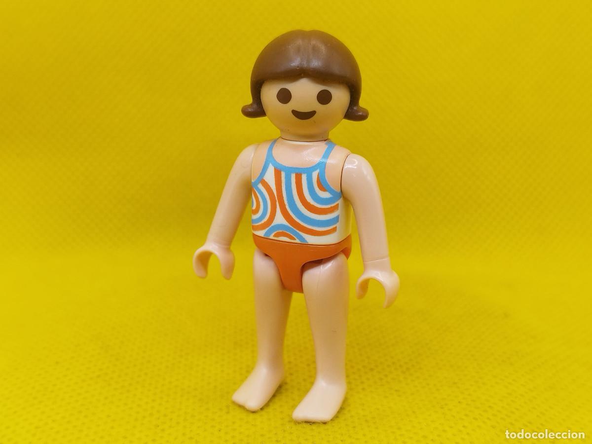 Playmobil: Playmobil Ni&ntilde;a con ba&ntilde;ador