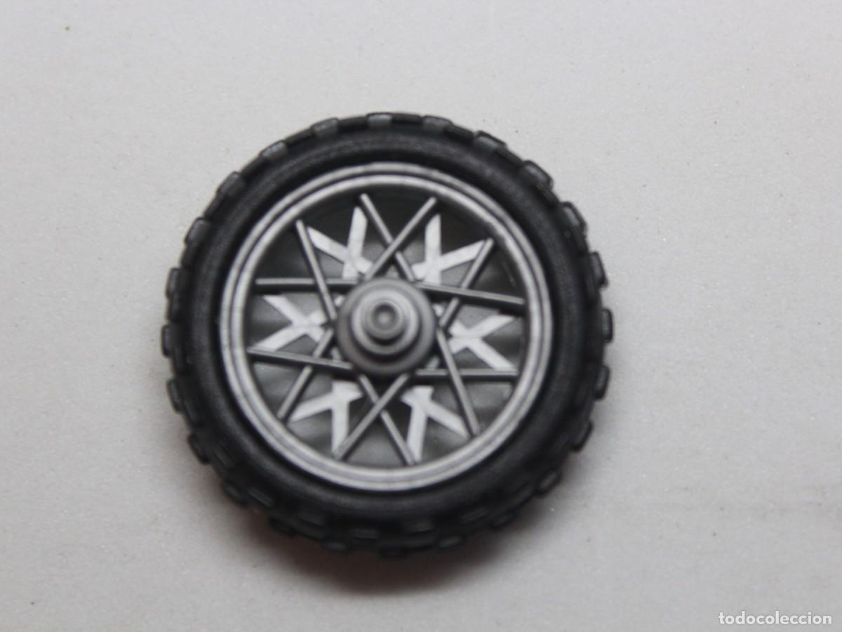 Playmobil: Accesorio playmobil rueda moto neum&aacute;tico negro llanta gris radios
