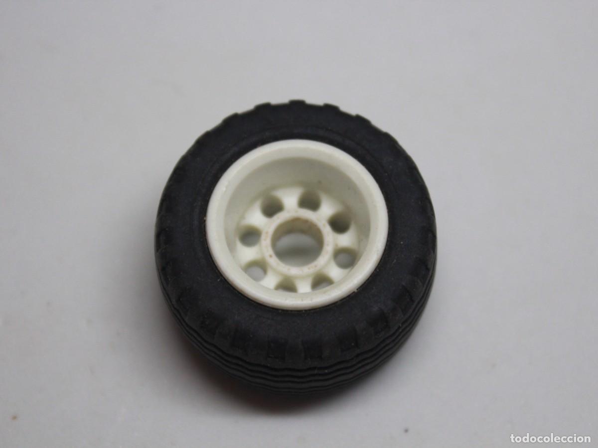 Playmobil: Accesorio playmobil rueda veh&iacute;culo neum&aacute;tico negro llanta blanca