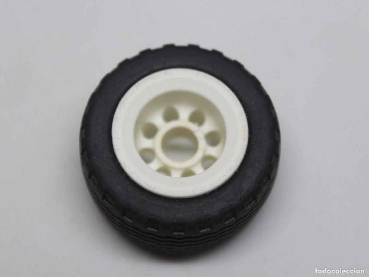 Playmobil: Accesorio playmobil rueda veh&iacute;culo neum&aacute;tico negro llanta blanca