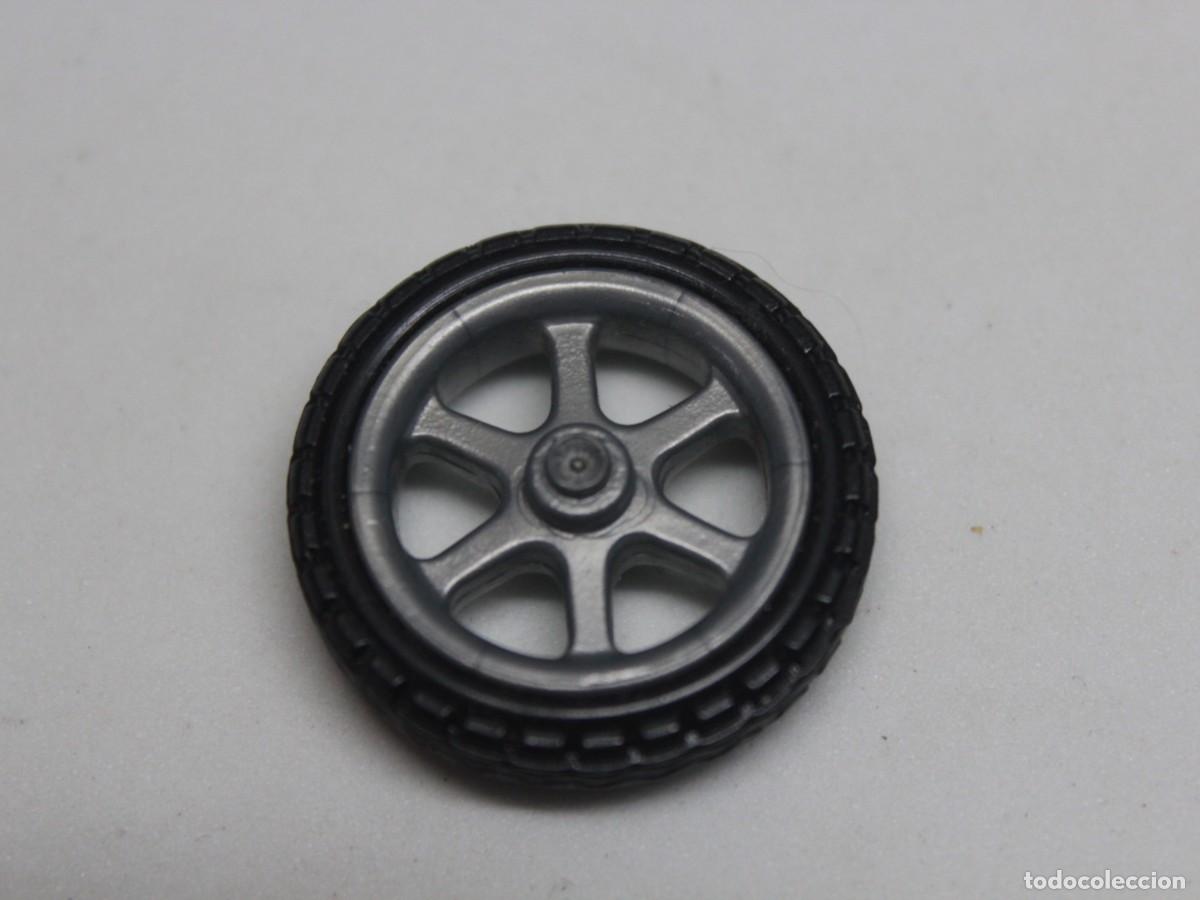 Playmobil: Accesorio playmobil rueda gris de moto llanta 5 radios neum&aacute;tico negro