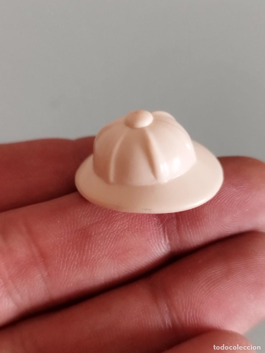 Playmobil: Figura Playmobil. Sombrero tipo salacot casco colonial o de safari.