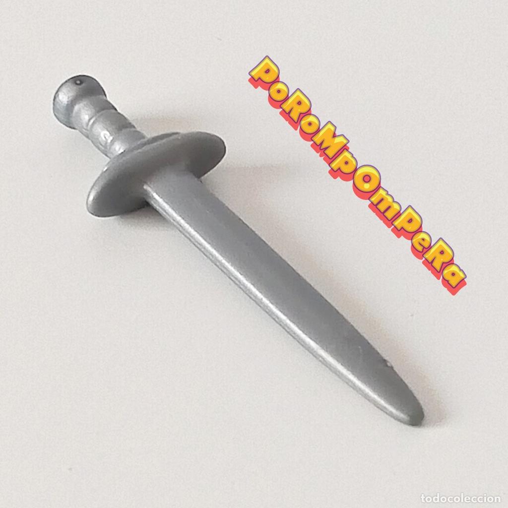 Playmobil: PLAYMOBIL espada plateada empu&ntilde;adura recta caballero medieval rey pr&iacute;ncipe guerrer viking b&aacute;rbaro T5