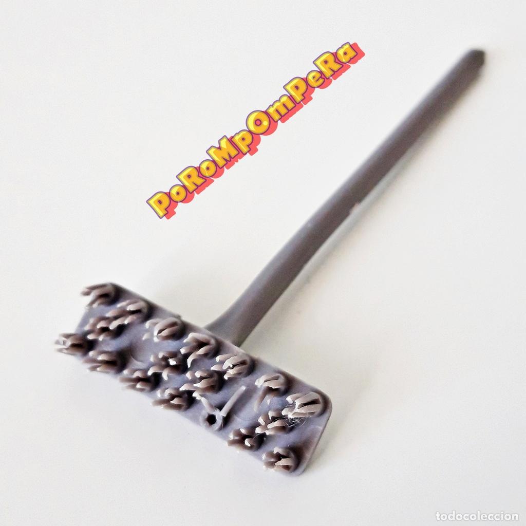Playmobil: PLAYMOBIL escoba gris puntas obrero 1&ordf; &eacute;poca 3277 3472 4482 7466 cepillo trabajador obra HD5