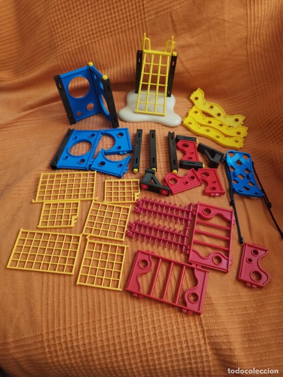 Playmobil: Parque infantil de playmobil incompleto. Y accesorios de otros sets.