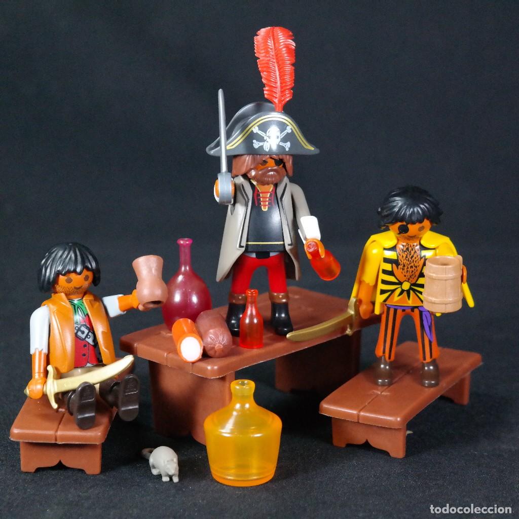 Playmobil: Playmobil tres piratas con mesas ☼