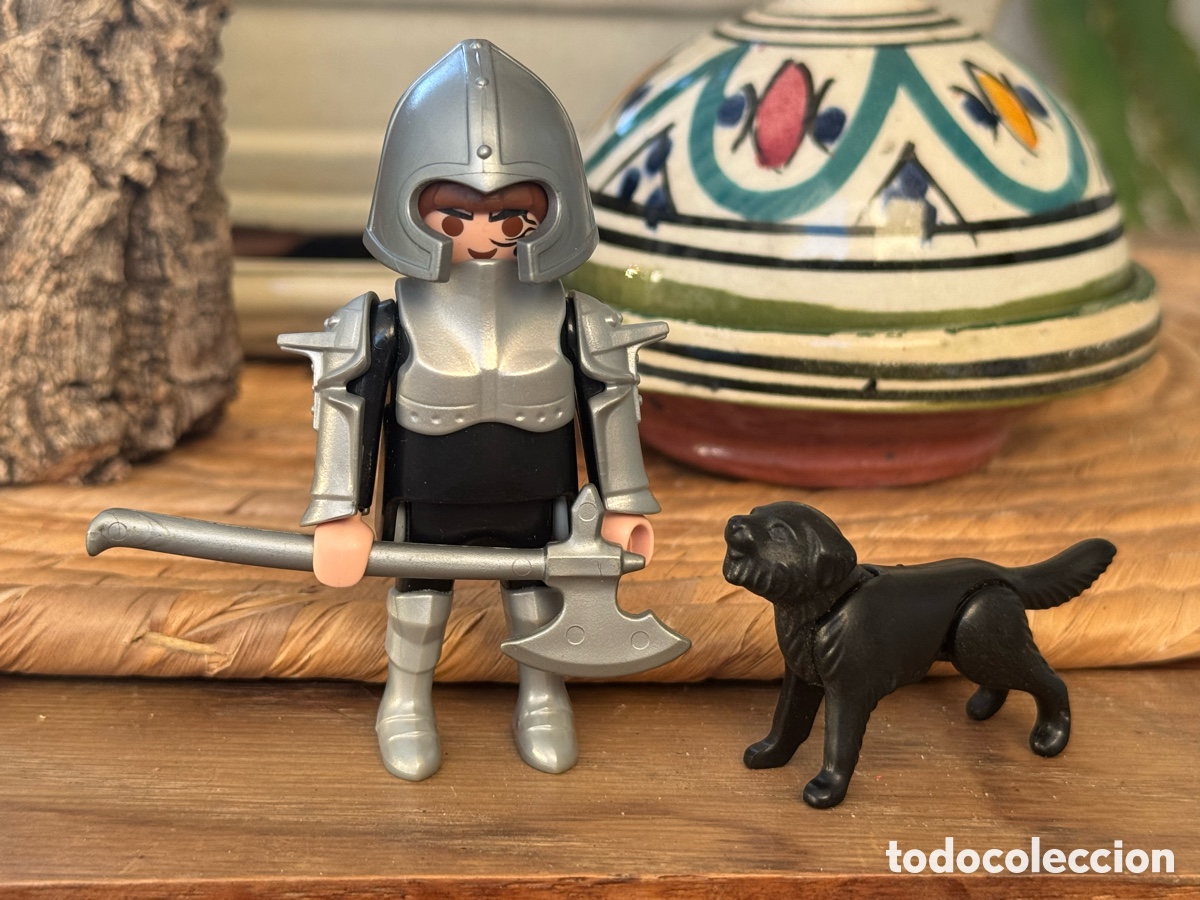 Playmobil: Playmobil Caballero Medieval con Hacha y Perro