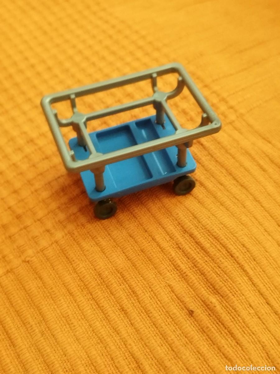 Playmobil: Figura Playmobil. Carrito o cuna de beb&eacute; de hospital.