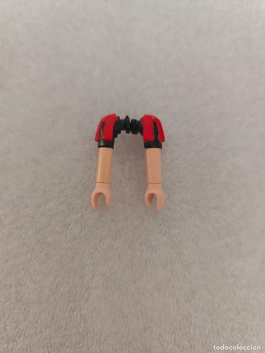 Playmobil: Brazos manga corta negro y rojo recambio Playmobil