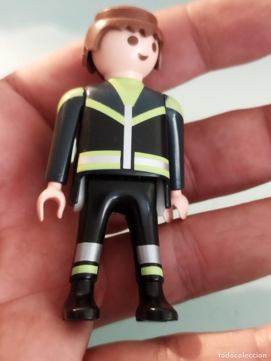 Playmobil: Figura Playmobil. Bombero, rescatista.