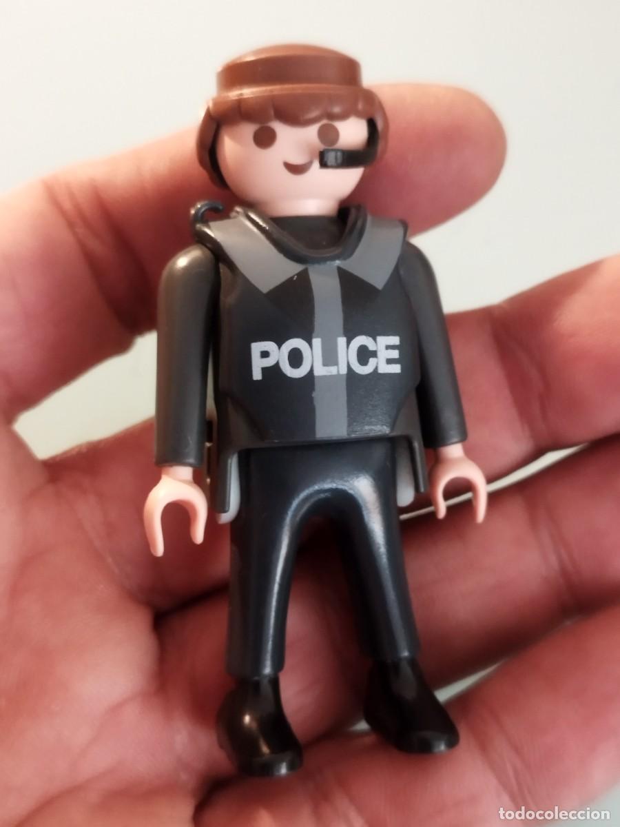 Playmobil: Figura Playmobil. Agente de polic&iacute;a con micr&oacute;fono Madonna. City Action.