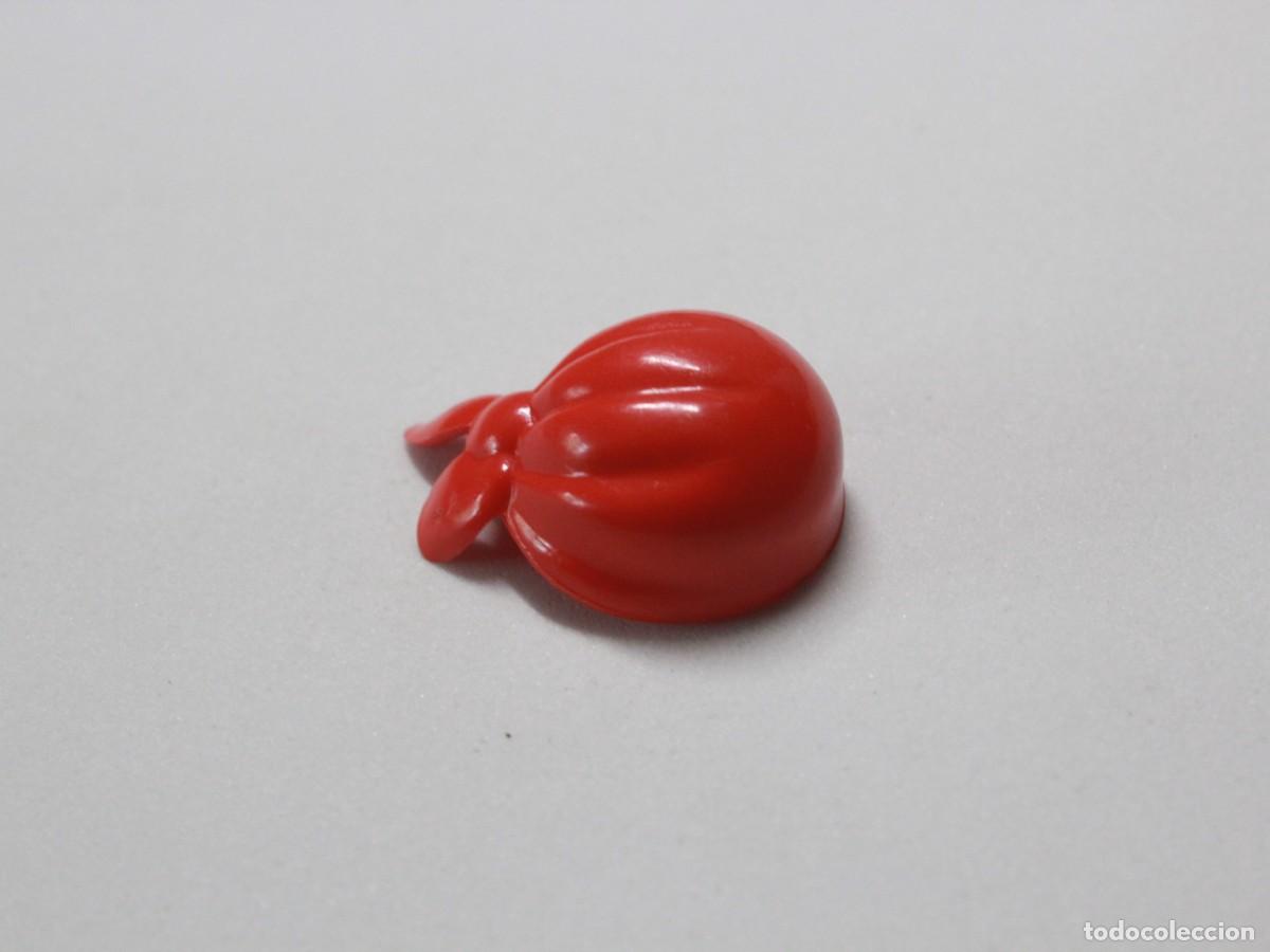 Playmobil: Accesorio Playmobil pa&ntilde;uelo rojo para cabeza