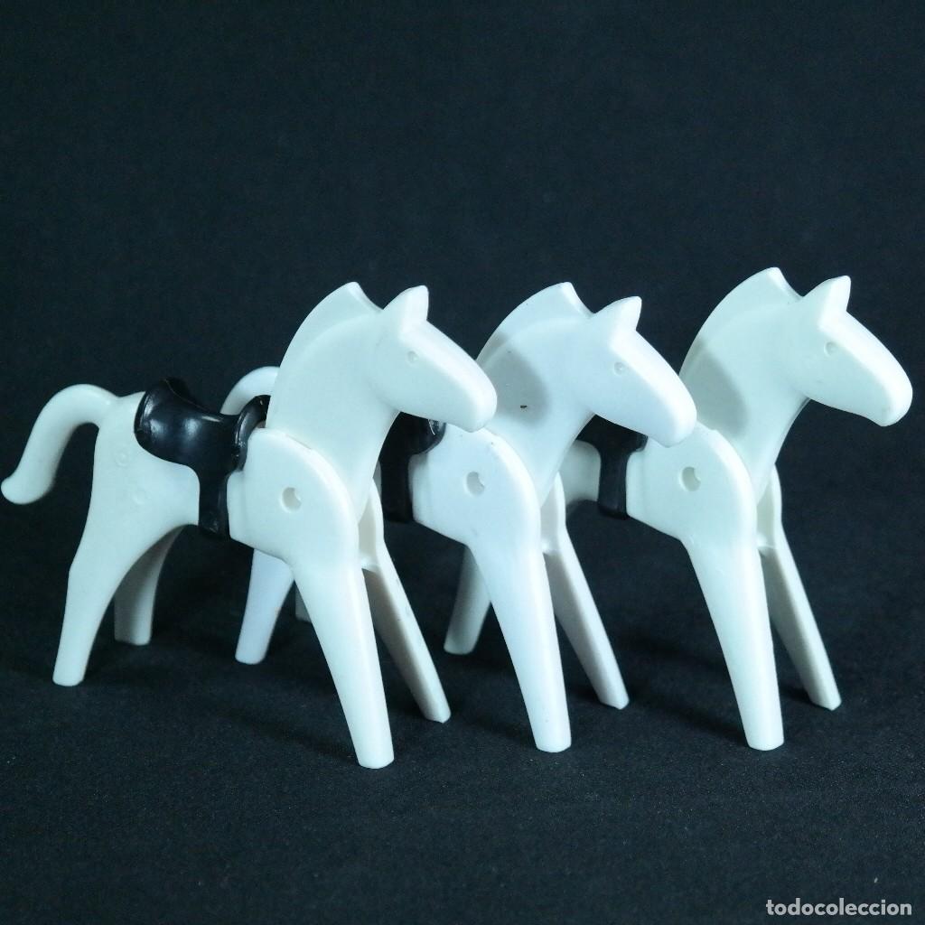 Playmobil: Playmobil tres caballos blancos ☼