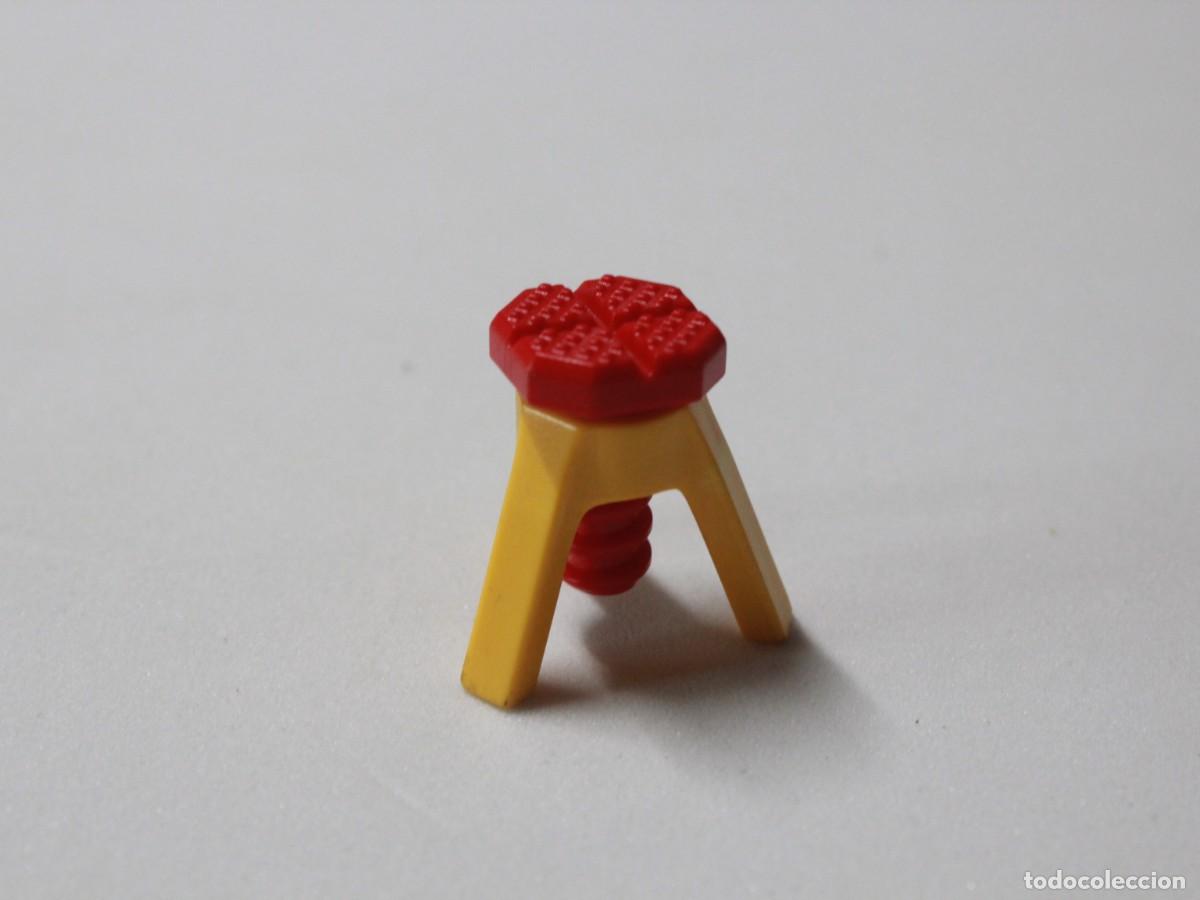 Playmobil: Accesorio Playmobil mesa auxiliar amarilla y roja mobiliario