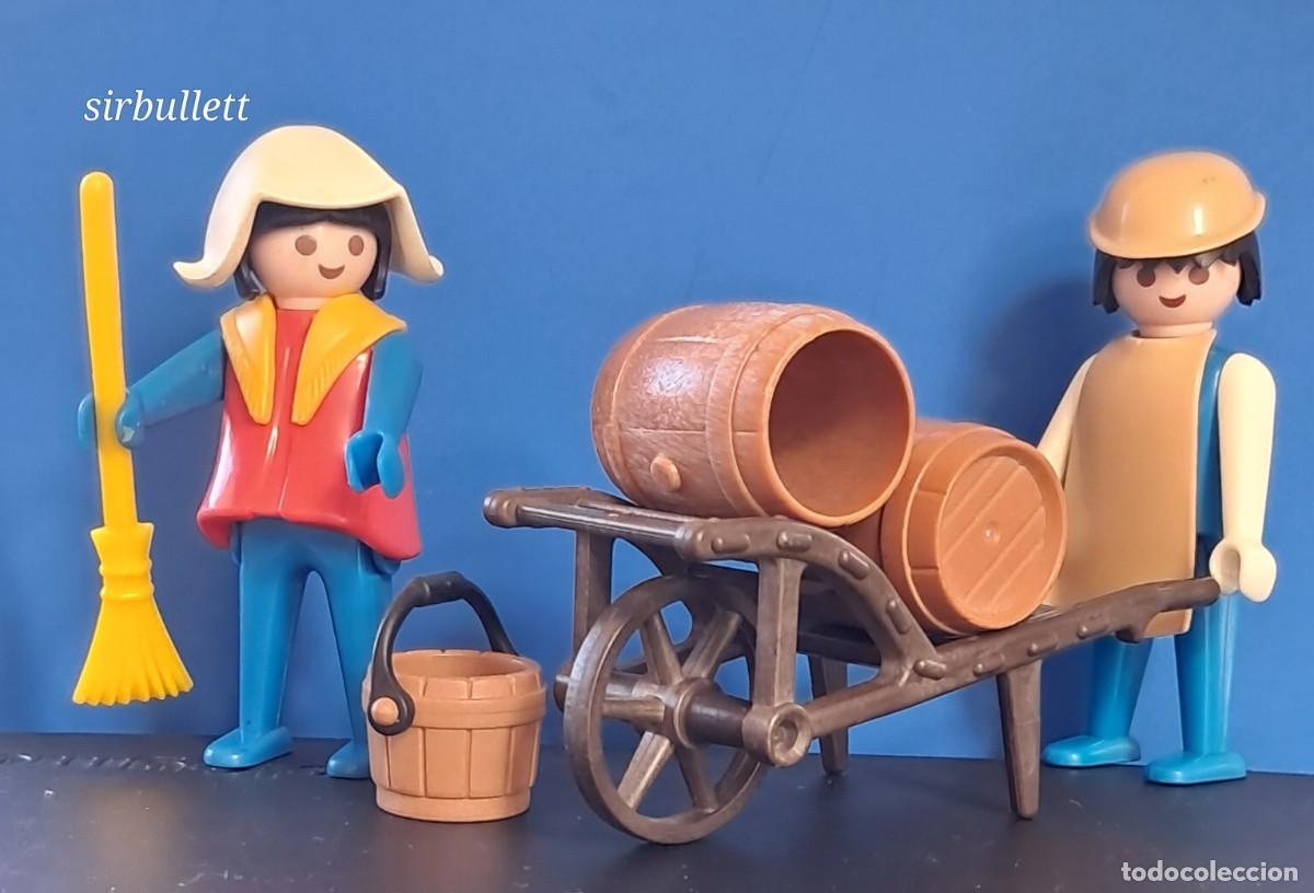 Playmobil: 2 Figuras Medieval Victoriano Campesina Y Bodeguero Carretilla Barriles. 3443 Bel&eacute;n 1 &eacute;poca