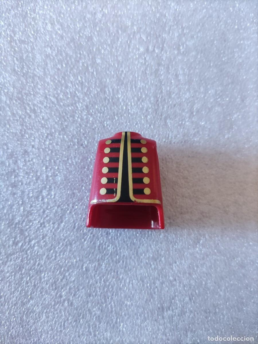 Playmobil: Torso hombre rojo botones dorados piratas Recambios Playmobil