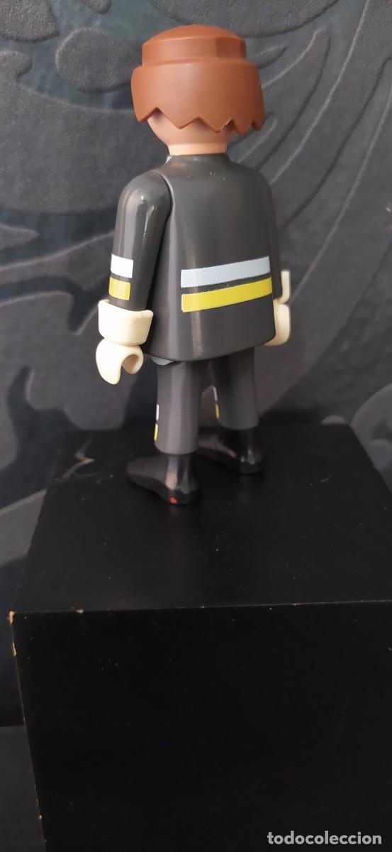 Playmobil: PLAYMOBIL BOMBERO SIN ACCESORIOS - Foto 3