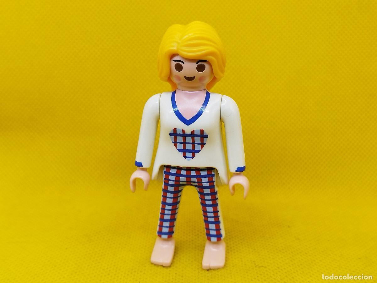 Playmobil: Playmobil Chica con pijama con coraz&oacute;n