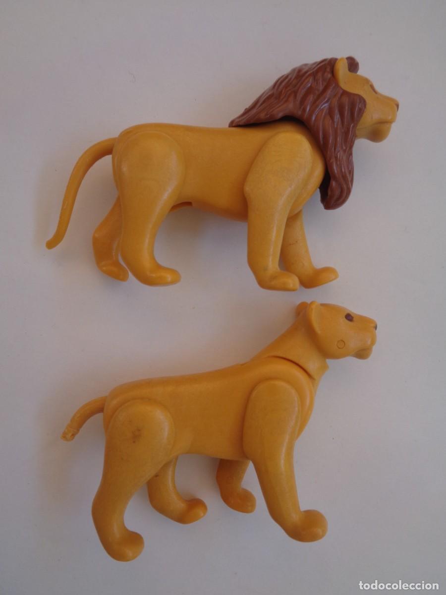 Playmobil: LOTE DE 2 FIGURAS DE PLAYMOBIL DE ANIMALES : LEON Y LEONA .