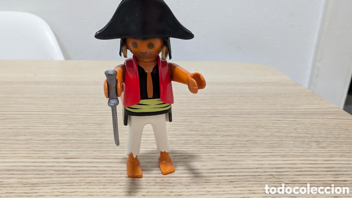 Playmobil: Playmobil pirata con pendientes