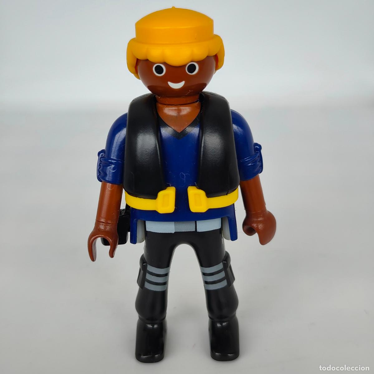 Playmobil: Figura Playmobil hombre polic&iacute;a con chaleco y micr&oacute;fono uniforme azul ref. 5187 por 2009