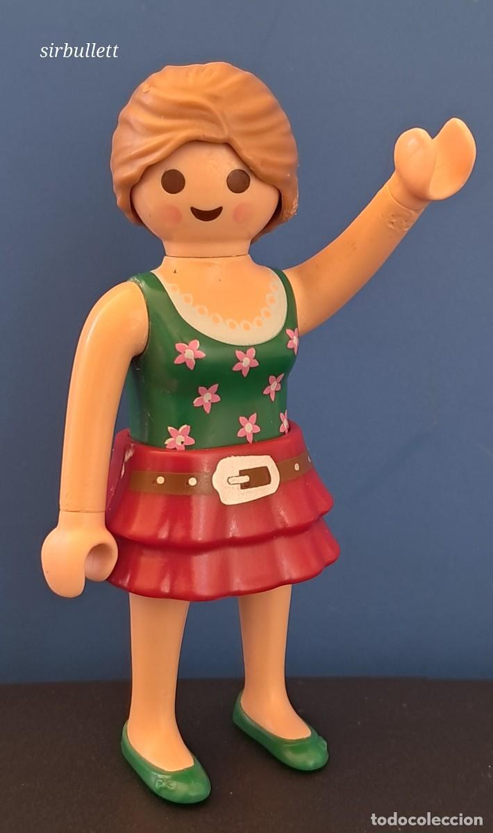 Playmobil: Figura mujer falda corta volantes, Camiseta tirantes. Playmobil. Ciudad tienda