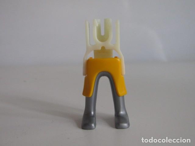 Playmobil: DIFICIL JUEGO DE PIERNAS AMARILLO PLATA ESPECIAL PARA CABALLEROS MEDIEVALES CUSTOM PLAYMOBIL