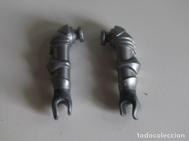 Playmobil: DIFICIL PAR DE BRAZOS PLATEADOS ARMADURA CABALLEROS MEDIEVALES PLAYMOBIL