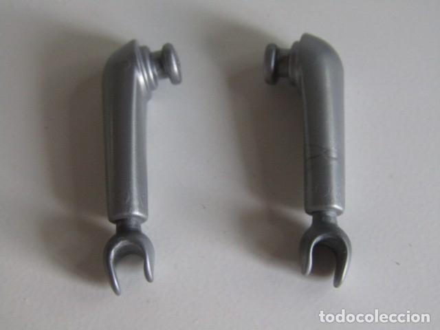 Playmobil: DIFICIL PAR DE BRAZOS PLATEADOS CABALLEROS MEDIEVALES PLAYMOBIL
