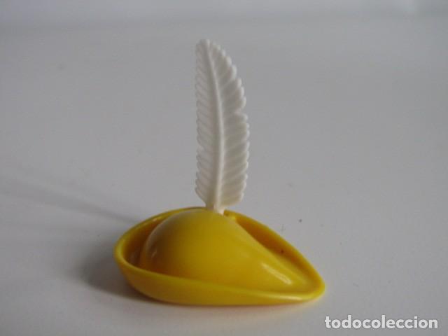 Playmobil: DIFICIL GORRO AMARILLO PLANO CON PLUMA CABALLERIA MEDIEVAL 1&ordf; &Eacute;POCA PLAYMOBIL