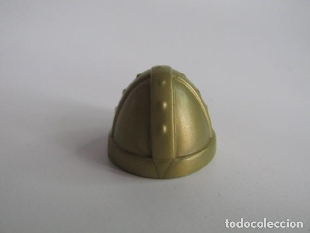 Playmobil: DIFICIL CASCO O YELMO CONO ORO VIEJO ESPECIAL REY O PRINCIPE MEDIEVAL ANTIGUO ANTIGUO PLAYMOBIL