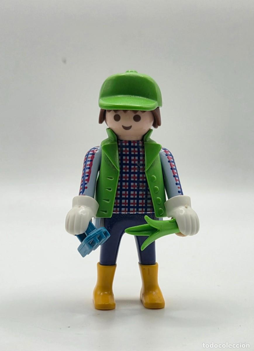 Playmobil: PLAYMOBIL CHICO MORENO BOTAS GRANJA REF. 70367