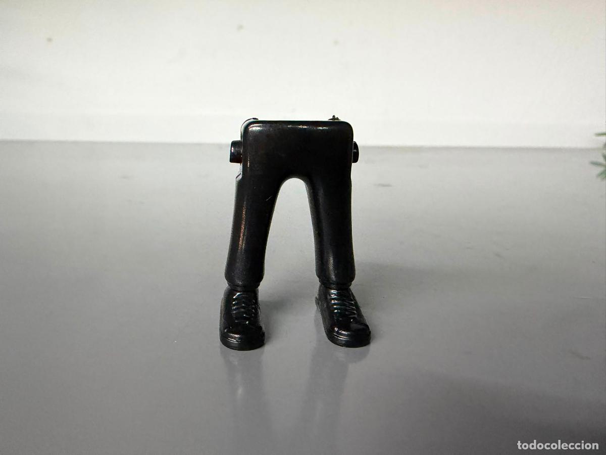 Playmobil: PLAYMOBIL PIERNAS PANTALON NEGRO ZAPATO NEGRO RECAMBIO TRAJE UNIFORME- c66