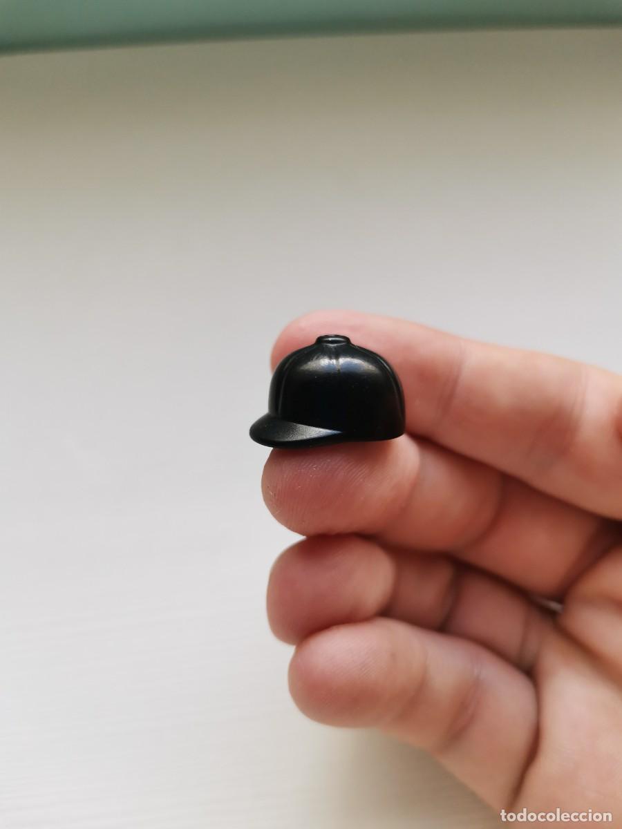 Playmobil: PLAYMOBIL GORRA CASCO DE EQUITACI&Oacute;N NEGRA