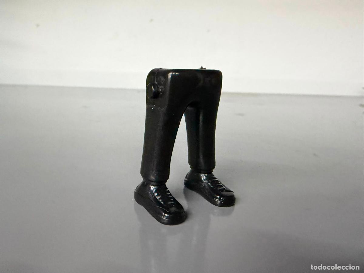 Playmobil: PLAYMOBIL PIERNAS PANTALON NEGRO ZAPATO NEGRO RECAMBIO TRAJE UNIFORME- c66