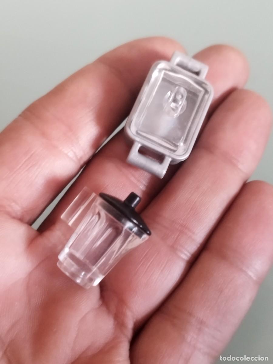 Playmobil: Figura Playmobil. Dos accesorios, jarra cocina y bandeja con tapa.