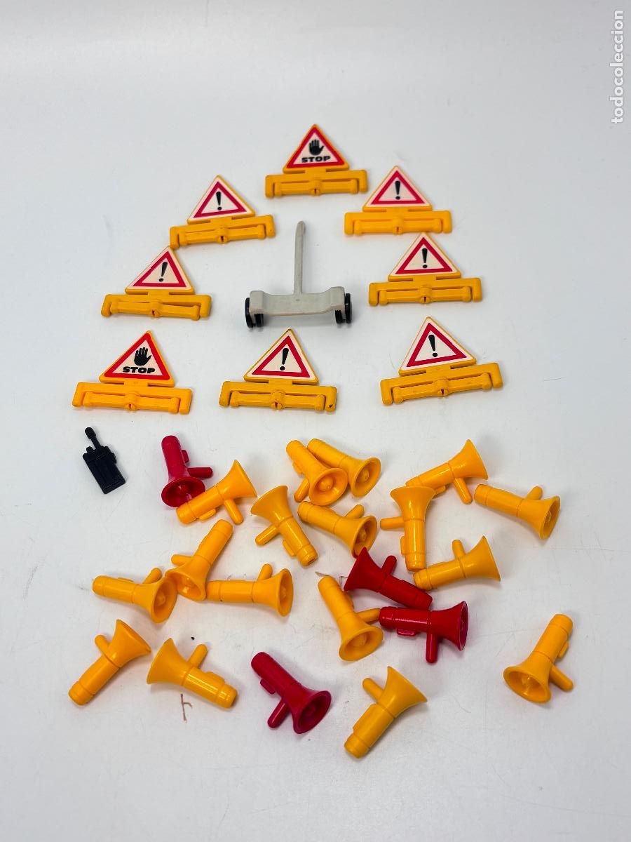 Playmobil: Playmobil lote tri&aacute;ngulos y altavoz obra polic&iacute;a