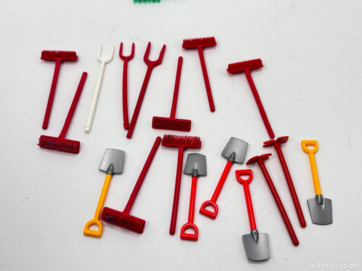 Playmobil: Playmobil lote herramienta rastrillo pala escoba rojo