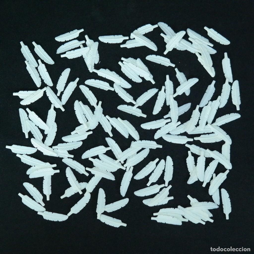 Playmobil: Playmobil plumas blancas plastico duro en excelente esatdo ☼
