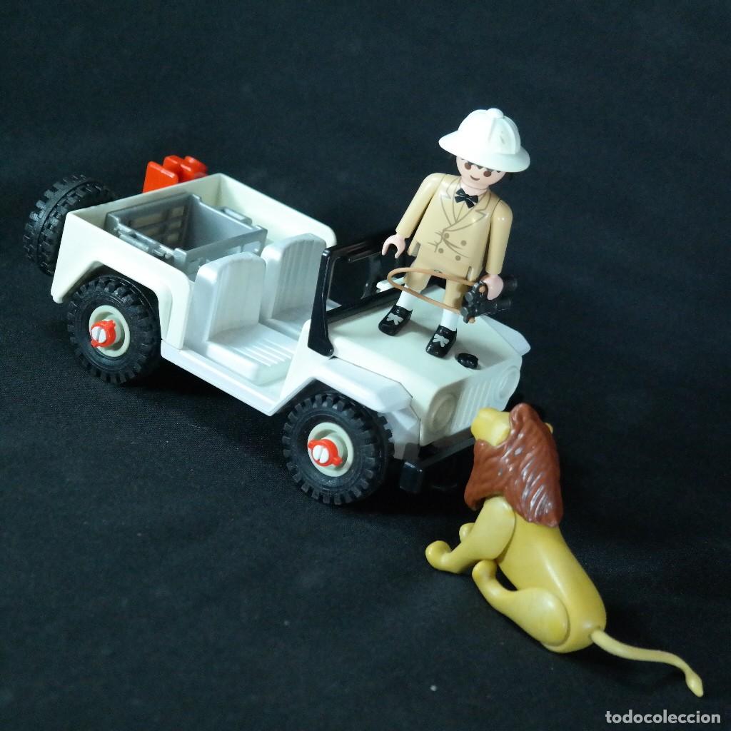 Playmobil: Playmobil jeep blanco con figura y leon☼