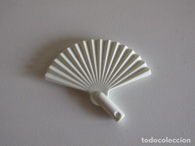Playmobil: DIFICIL ABANICO BLANCO DAMA SERIE COLOR 1&ordf; &Eacute;POCA PLAYMOBIL
