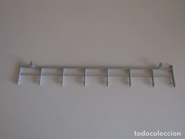 Playmobil: DIFICIL BARANDILLA LATERAL GRIS CRUCERO BARCO 1&ordf; &Eacute;POCA 3540 PLAYMOBIL