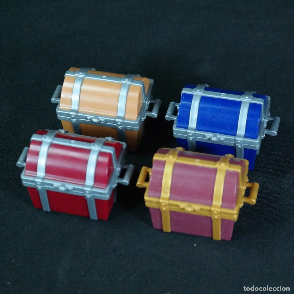Playmobil: Playmobil cuatro baules ☼